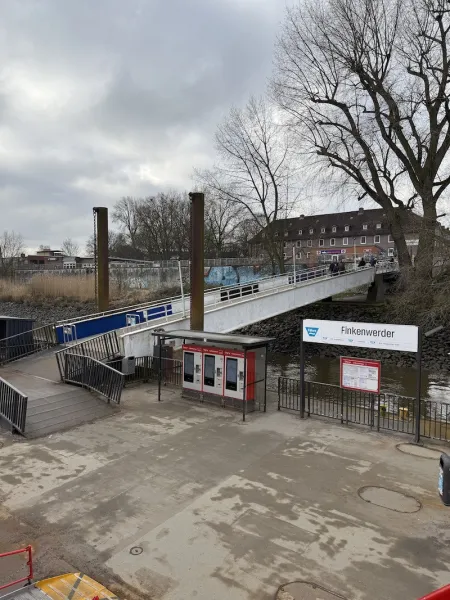 Haltestelle Finkenwerder Elbfähre