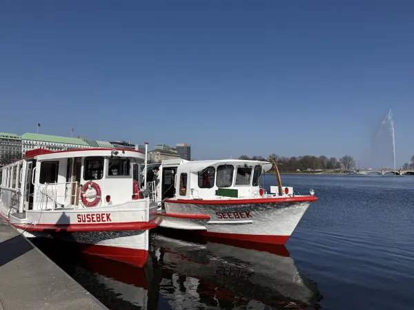 Haltestelle Jungfernstieg Alsterdampfer