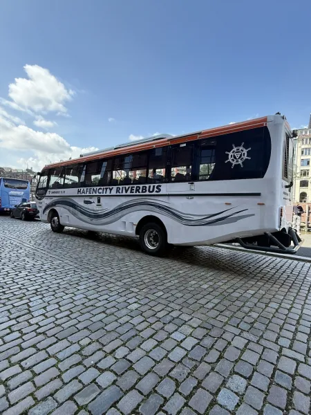 Hafencity Riverbus – Amphibische Stadtkreuzfahrt in Hamburg
