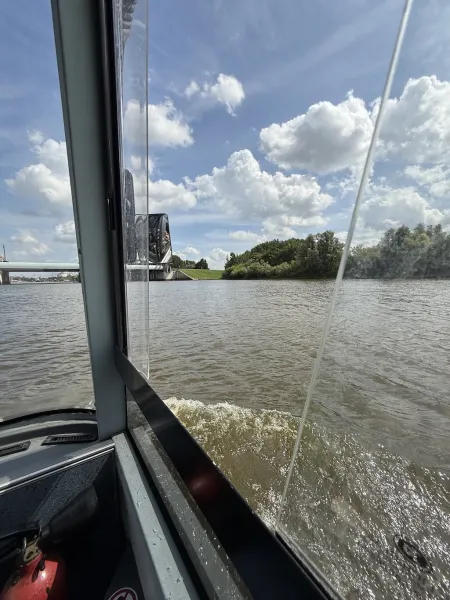Hafencity Riverbus – Amphibische Stadtkreuzfahrt in Hamburg