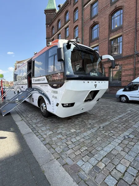 Hafencity Riverbus – Amphibische Stadtkreuzfahrt in Hamburg