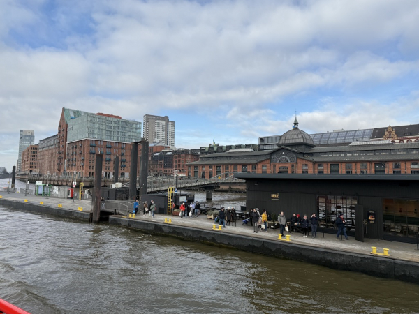 Haltestelle Altona (Fischmarkt) Elbfähre