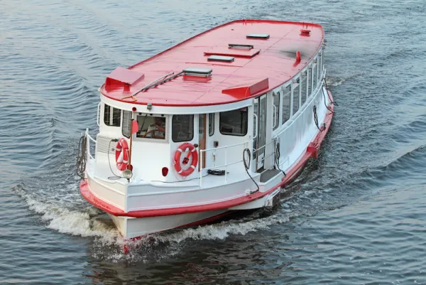 Haltestelle Krugkoppelbrücke Alsterdampfer