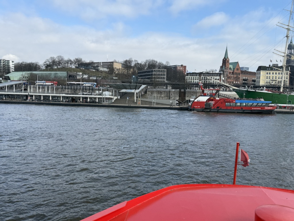 Haltestelle Landungsbrücke Brücke 3 Elbfähre