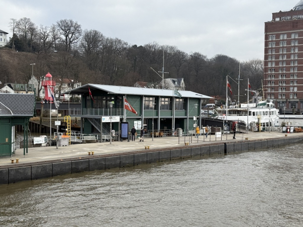 Haltestelle Neumühlen/Övelgönne Elbfähre